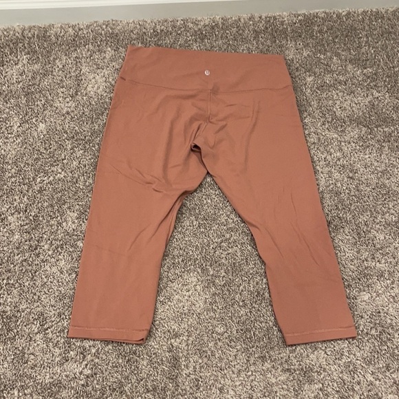 Lululemon Yoga Capri Legging 23" - Picture 3 of 6